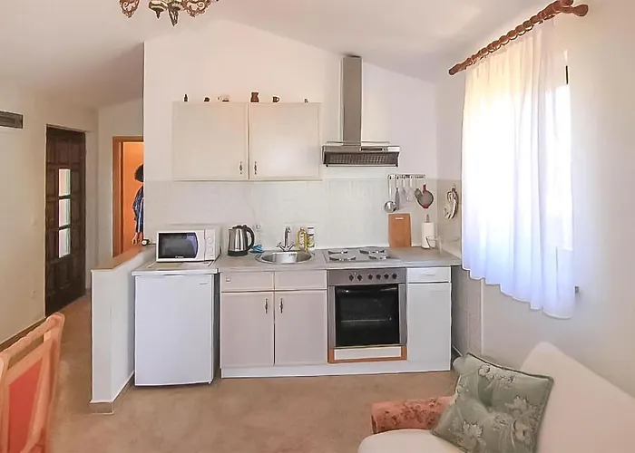 1 Bedroom Cozy In *