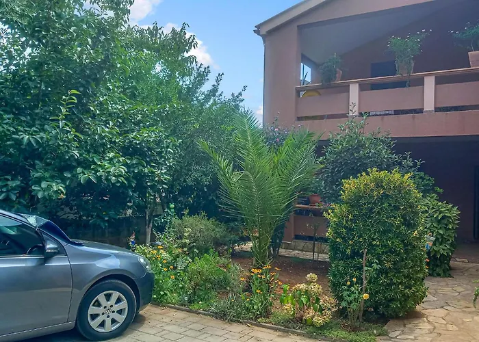 1 Bedroom Cozy In Apartment