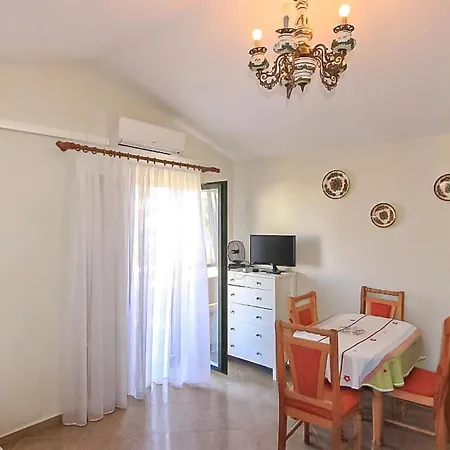 1 Bedroom Cozy In Lejlighed Nin