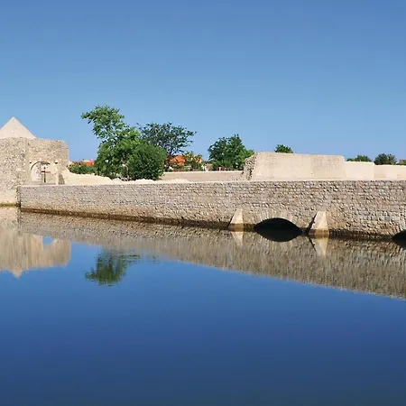 1 Bedroom Cozy In Lejlighed