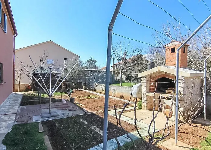 דירה 1 Bedroom Cozy In נין